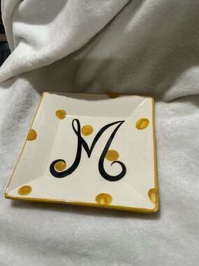 Gail Pittman Monogram Square Plate Size 8x8 Yellow Polka Dot Letter M 2002